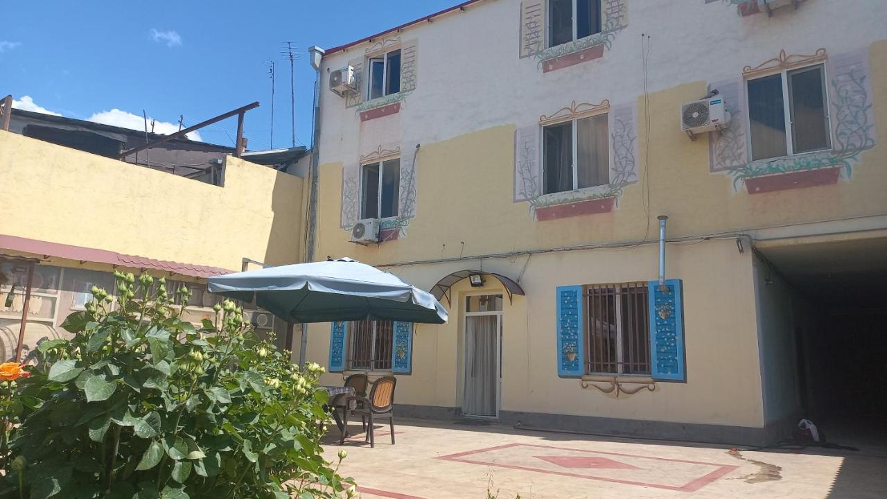 Bonjour Guest House Erévan Extérieur photo