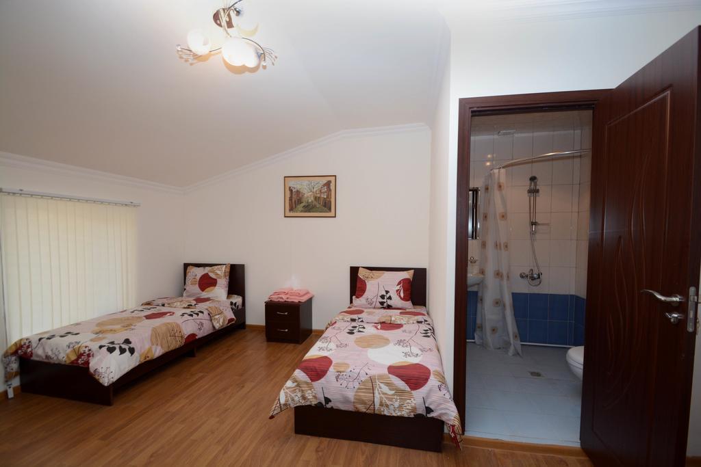 Bonjour Guest House Erévan Extérieur photo