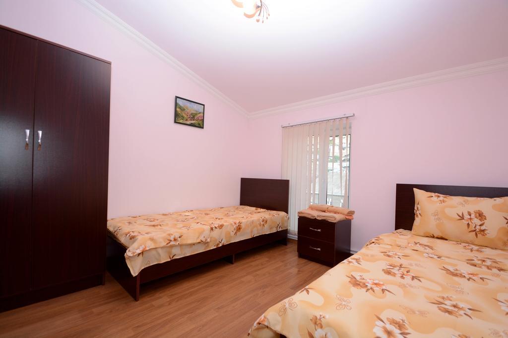 Bonjour Guest House Erévan Extérieur photo