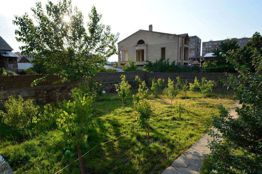 Bonjour Guest House Erévan Extérieur photo