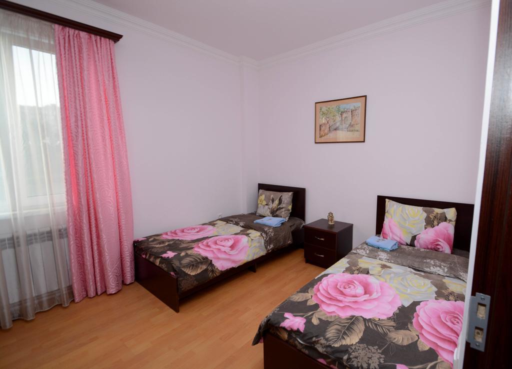 Bonjour Guest House Erévan Extérieur photo