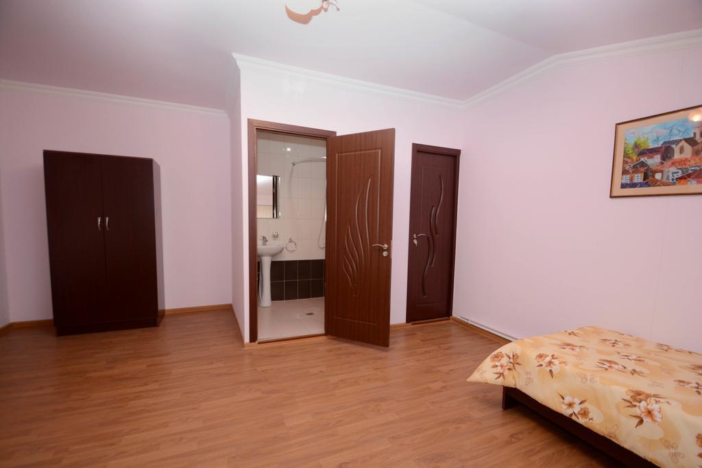 Bonjour Guest House Erévan Extérieur photo