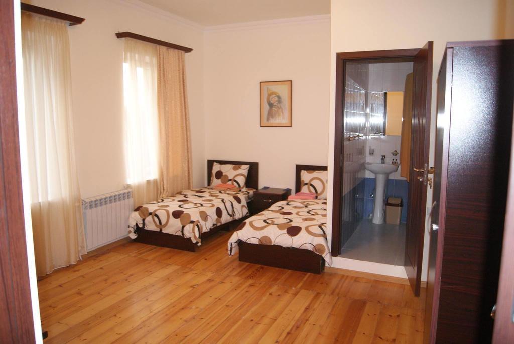 Bonjour Guest House Erévan Extérieur photo