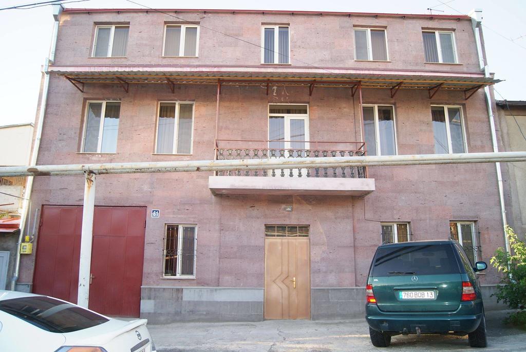 Bonjour Guest House Erévan Extérieur photo