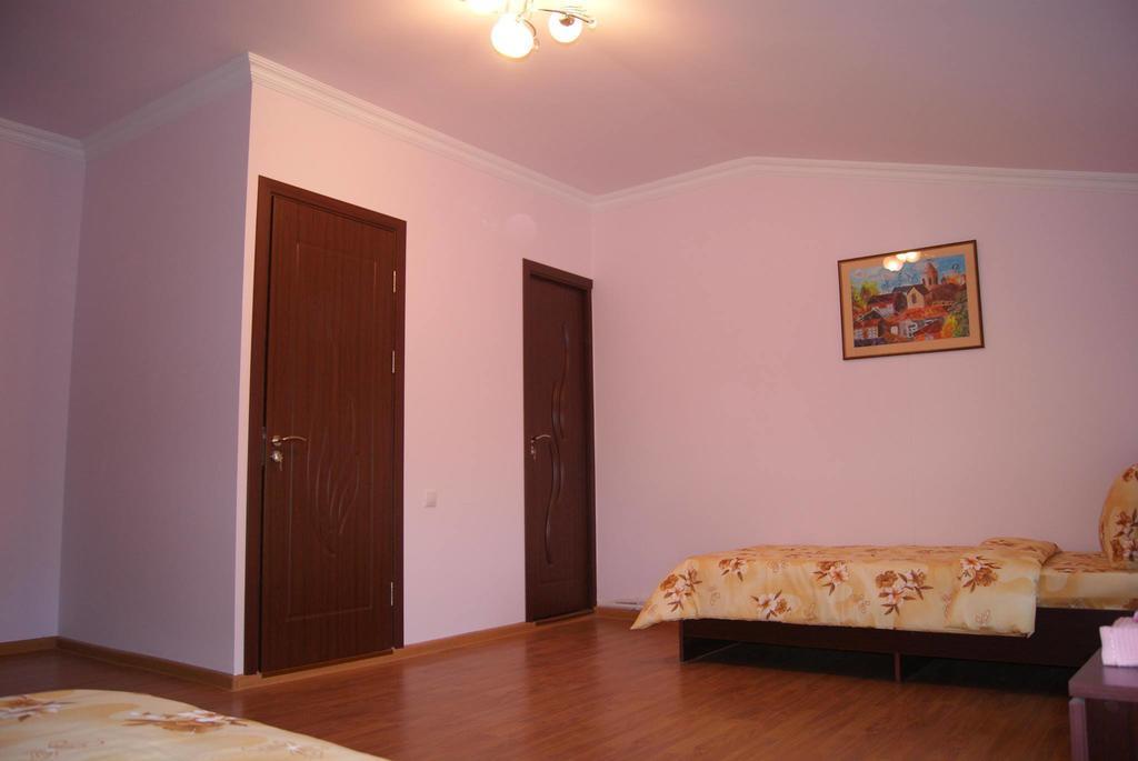 Bonjour Guest House Erévan Extérieur photo