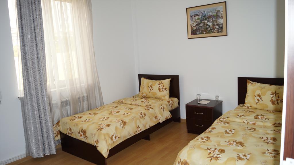 Bonjour Guest House Erévan Extérieur photo