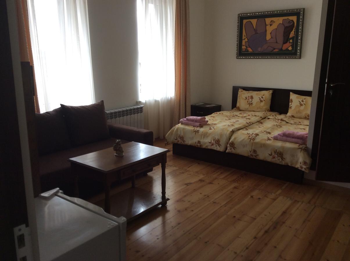 Bonjour Guest House Erévan Extérieur photo